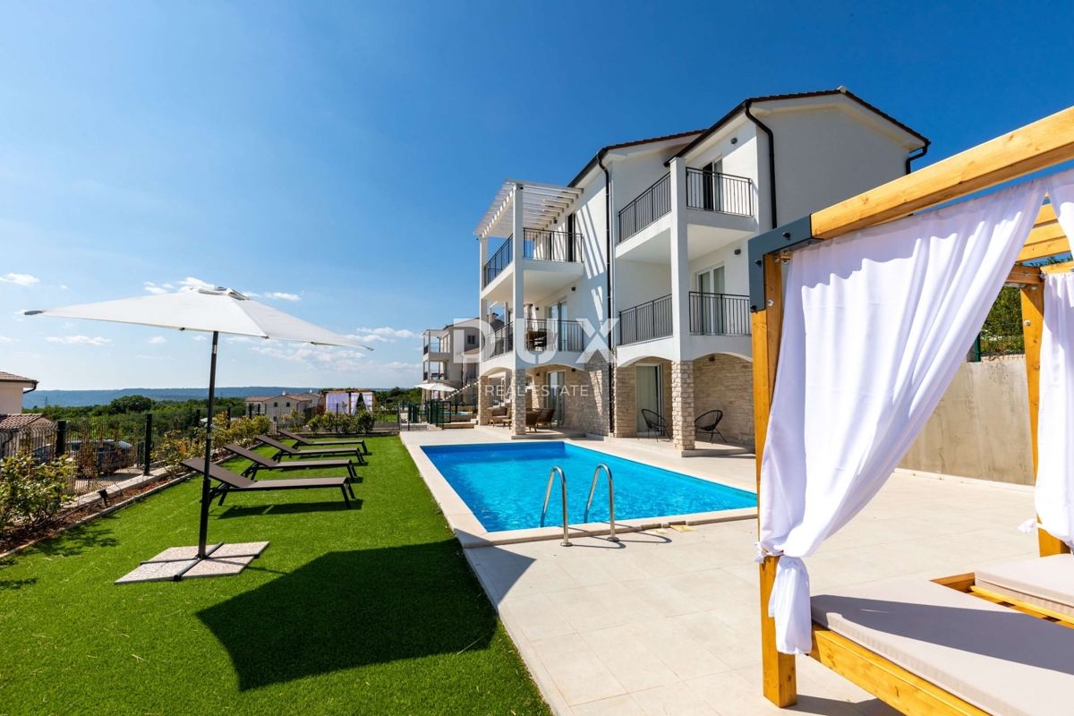 ISTRIA, RABAC - Casa con piscina e vista mare