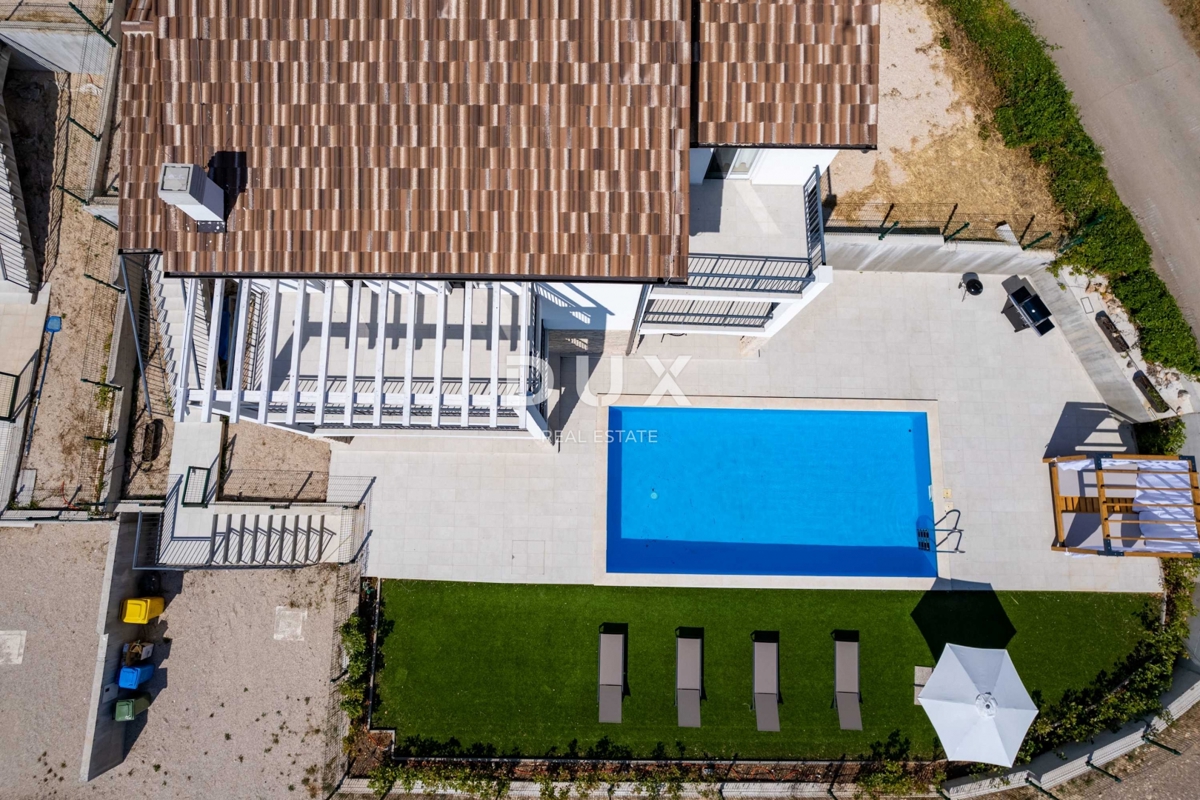 ISTRIA, RABAC - Casa con piscina e vista mare