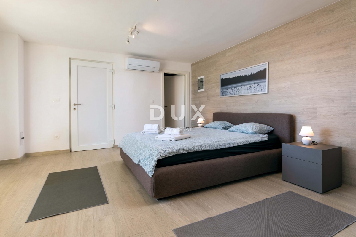 ISTRIA, RABAC - Casa con piscina e vista mare