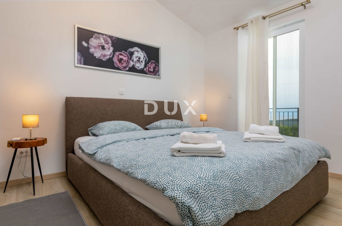 ISTRIA, RABAC - Casa con piscina e vista mare