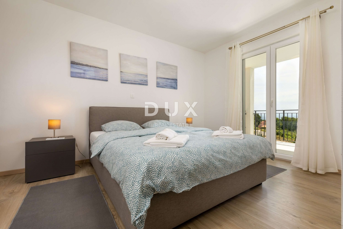 ISTRIA, RABAC - Casa con piscina e vista mare