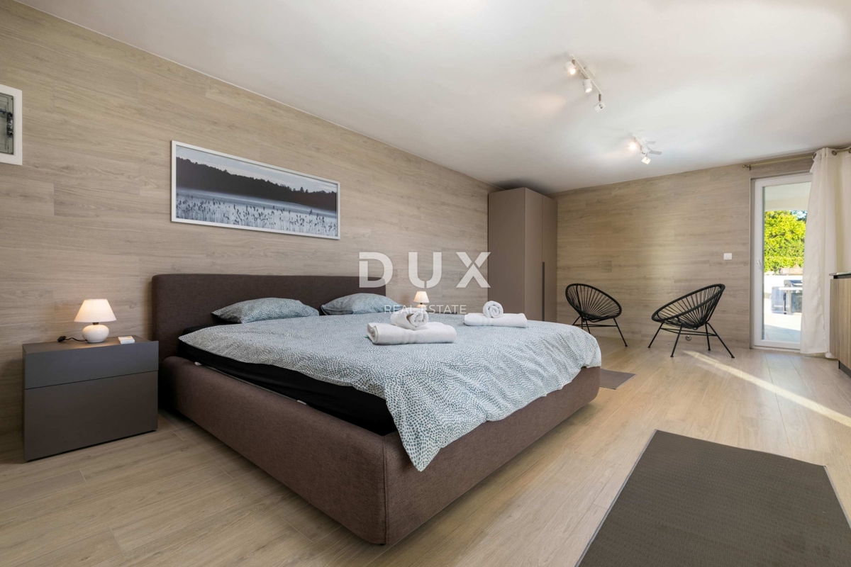 ISTRIA, RABAC - Casa con piscina e vista mare