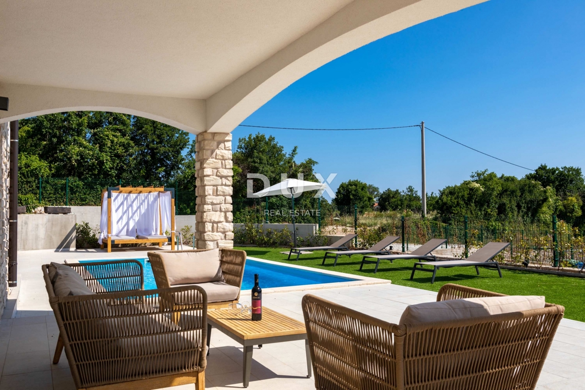 ISTRIA, RABAC - Casa con piscina e vista mare