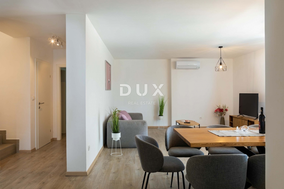 ISTRIA, RABAC - Casa con piscina e vista mare