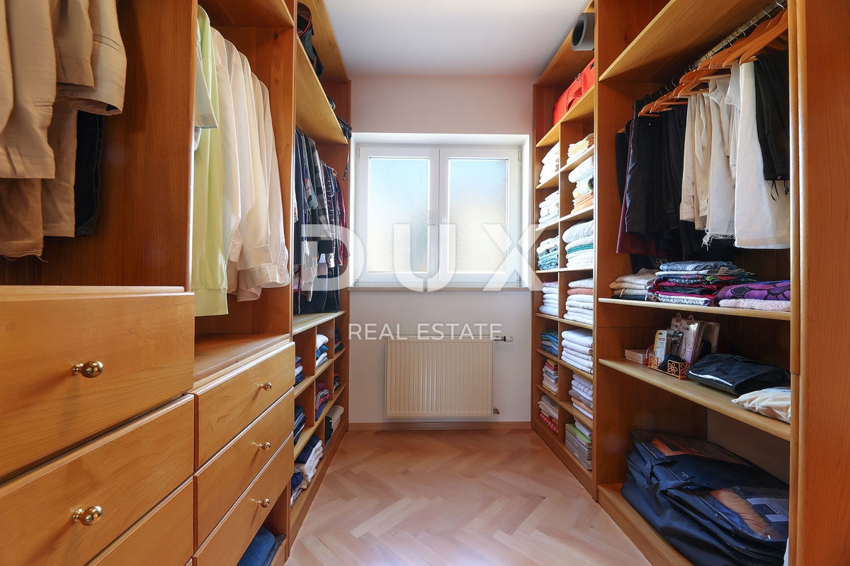 OPATIJA, BREGI - villa con vista panoramica sul mare e ampio giardino! OCCASIONE!