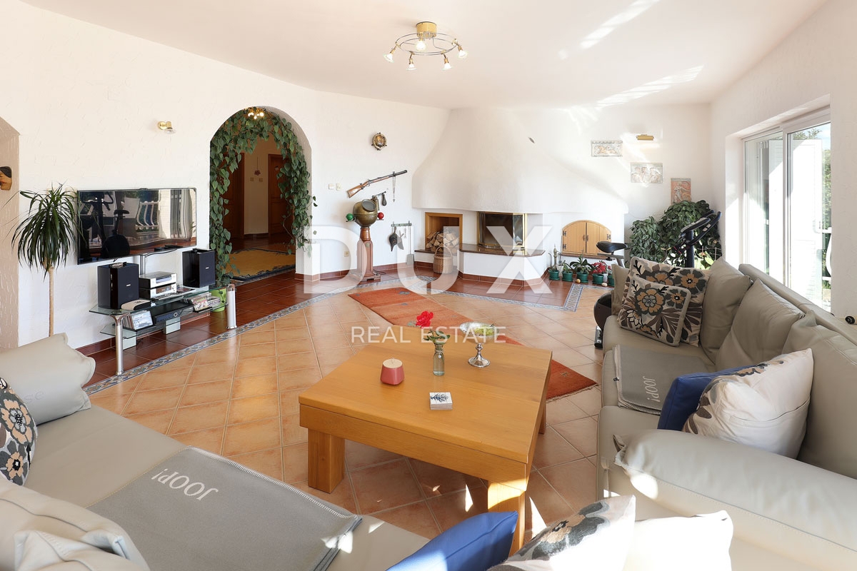 OPATIJA, BREGI - villa con vista panoramica sul mare e ampio giardino! OCCASIONE!