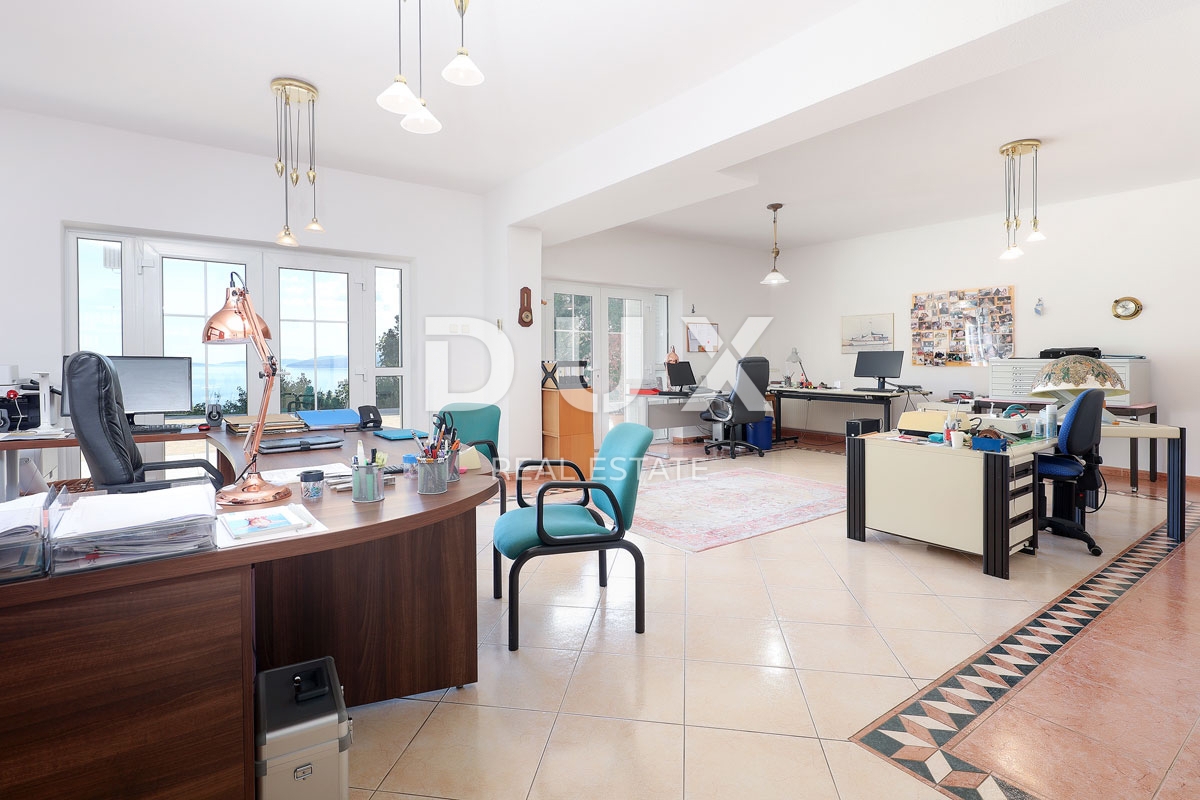 OPATIJA, BREGI - villa con vista panoramica sul mare e ampio giardino! OCCASIONE!