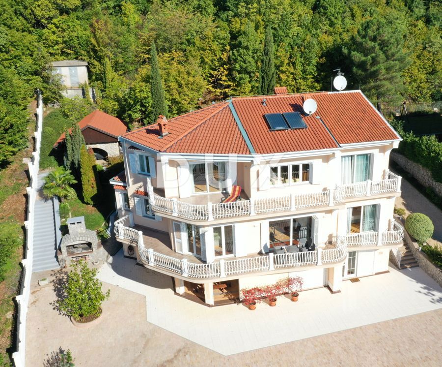 OPATIJA, BREGI - villa con vista panoramica sul mare e ampio giardino! OCCASIONE!