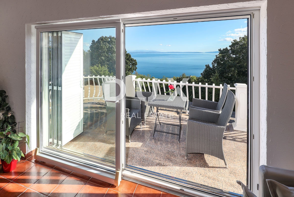 OPATIJA, BREGI - villa con vista panoramica sul mare e ampio giardino! OCCASIONE!