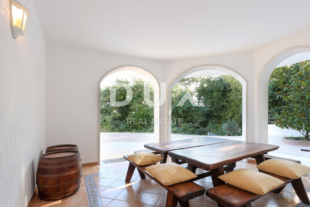 OPATIJA, BREGI - villa con vista panoramica sul mare e ampio giardino! OCCASIONE!