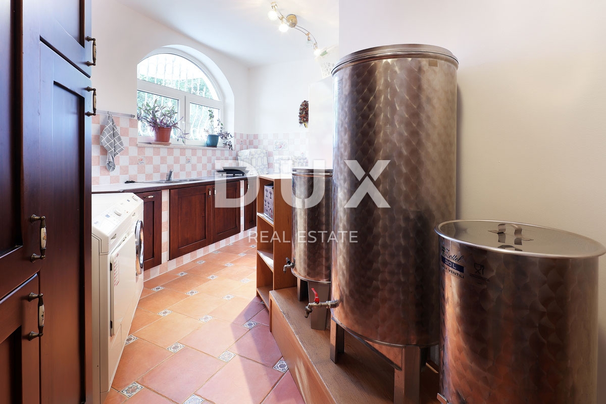 OPATIJA, BREGI - villa con vista panoramica sul mare e ampio giardino! OCCASIONE!