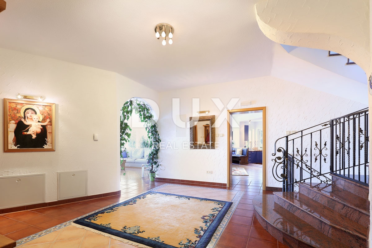 OPATIJA, BREGI - villa con vista panoramica sul mare e ampio giardino! OCCASIONE!