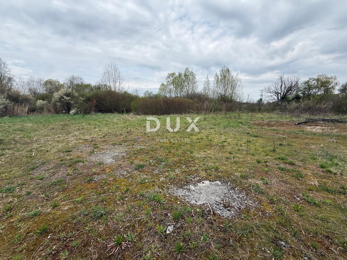 LEKENIK, SISAK - un'occasione imperdibile! 24.000 m² a Lekenik + edificio di 254 m² (superficie edificata totale di 10.000 m²)