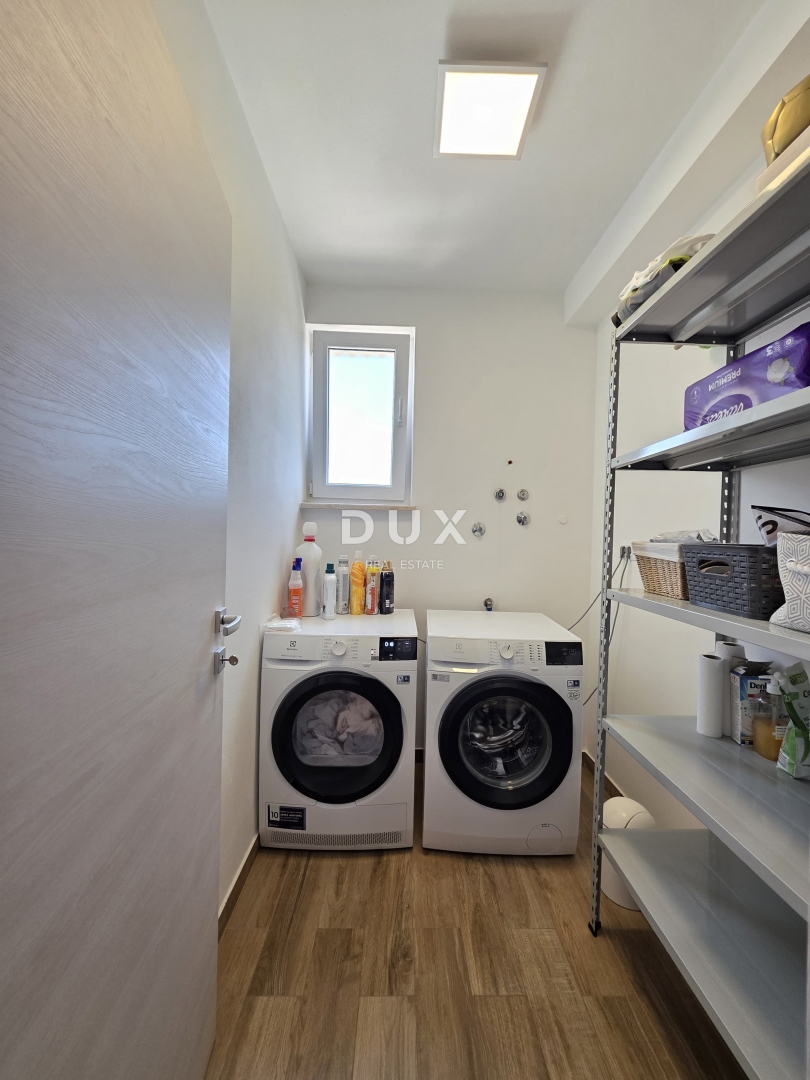 ISTRIA, POLA - Appartamento su tre piani con 5 camere da letto + soggiorno nella zona più ambita della città di Pola