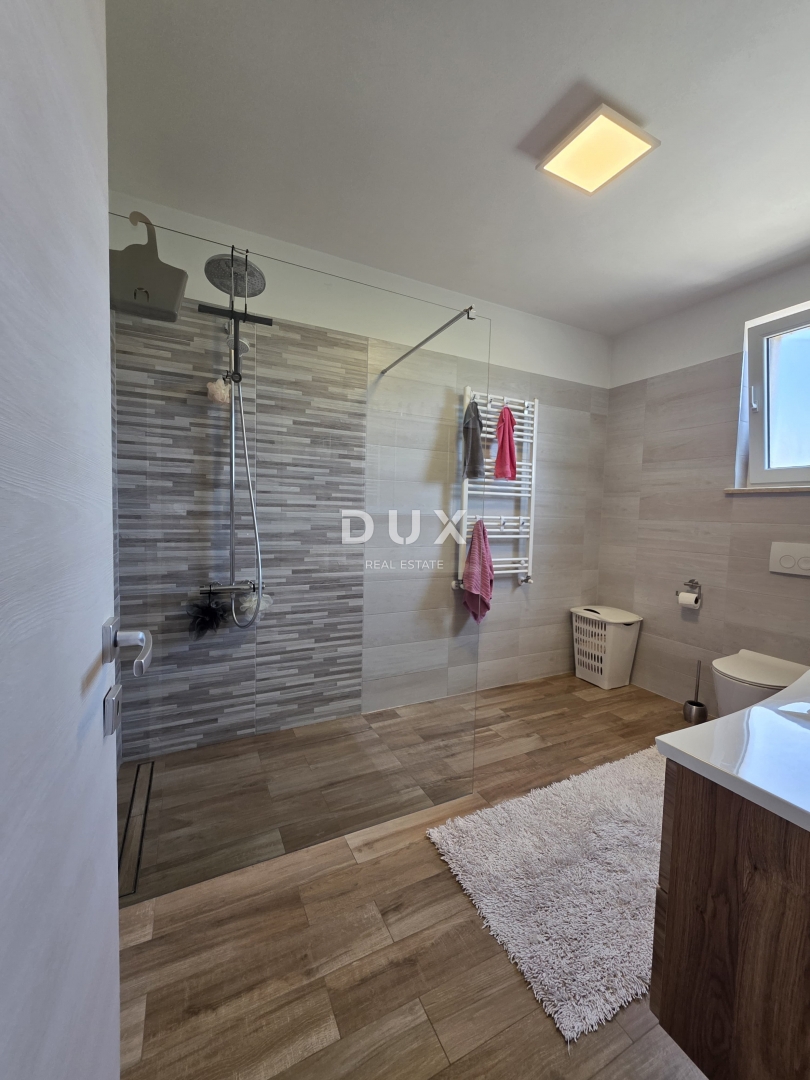 ISTRIA, POLA - Appartamento su tre piani con 5 camere da letto + soggiorno nella zona più ambita della città di Pola