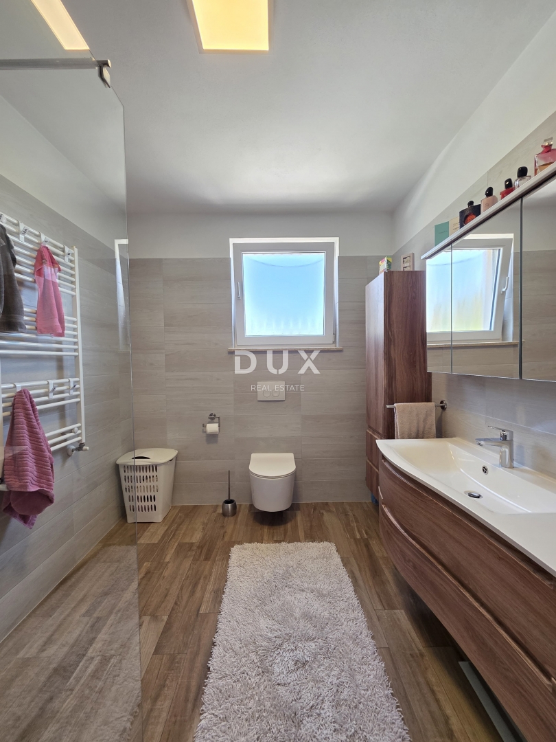 ISTRIA, POLA - Appartamento su tre piani con 5 camere da letto + soggiorno nella zona più ambita della città di Pola