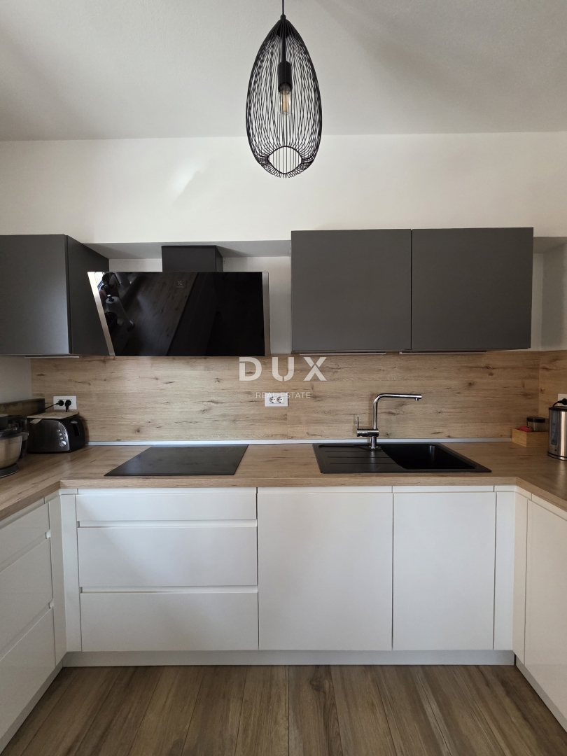 ISTRIA, POLA - Appartamento su tre piani con 5 camere da letto + soggiorno nella zona più ambita della città di Pola