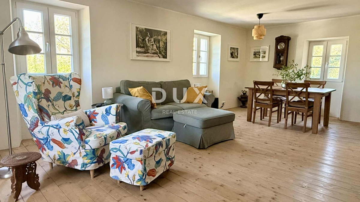 ISTRIA, MOTOVUN – Casa in pietra ristrutturata con vista spettacolare