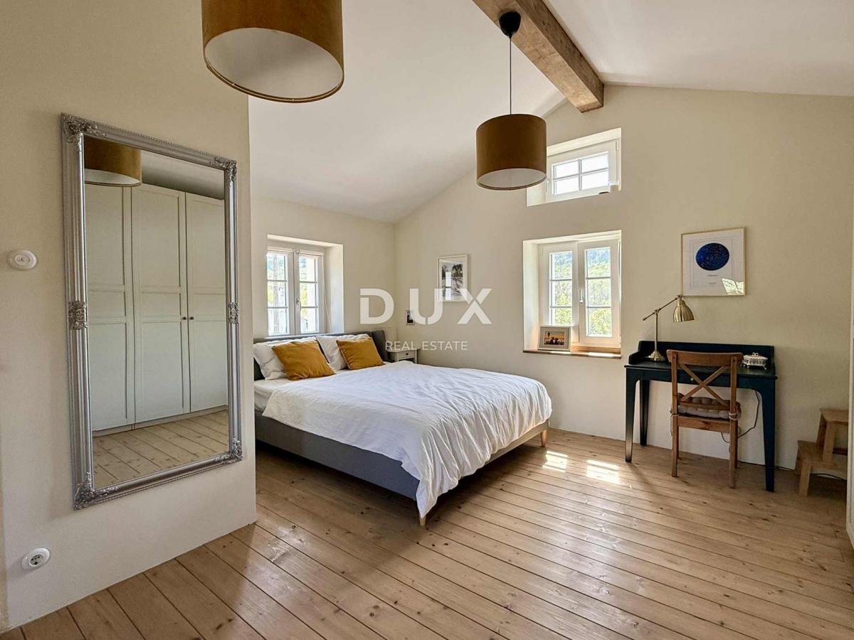 ISTRIA, MOTOVUN – Casa in pietra ristrutturata con vista spettacolare