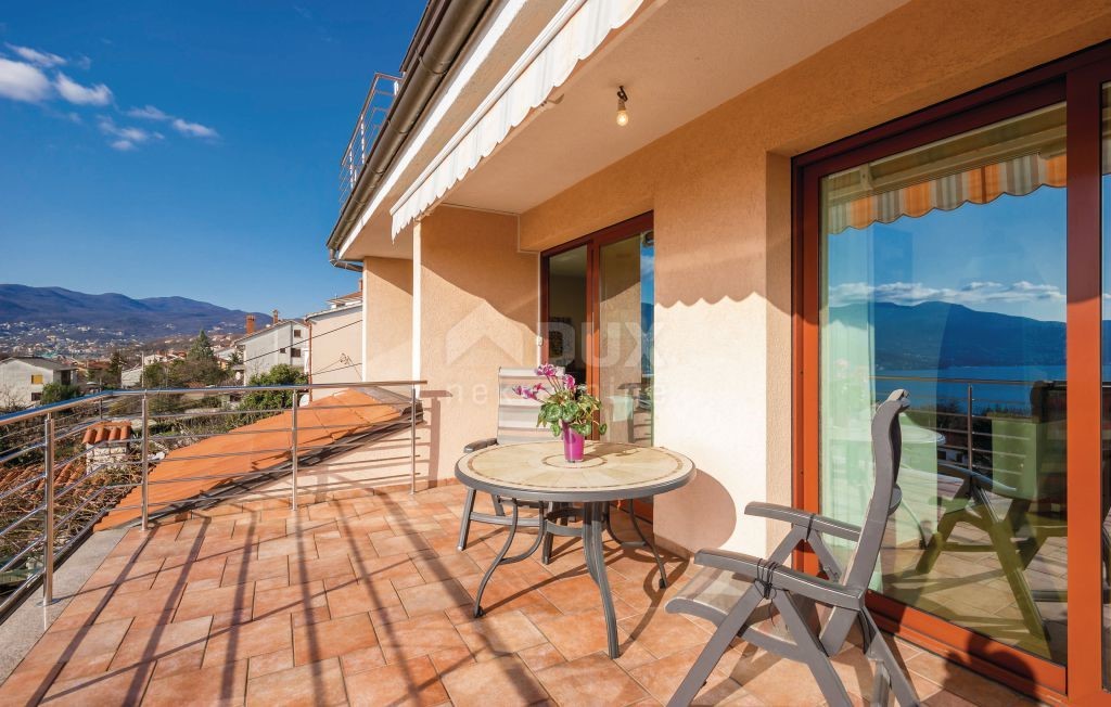 SRDOČI - MARTINKOVAC - casa con piscina e vista panoramica sul mare