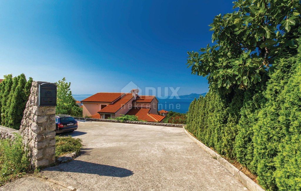 SRDOČI - MARTINKOVAC - casa con piscina e vista panoramica sul mare