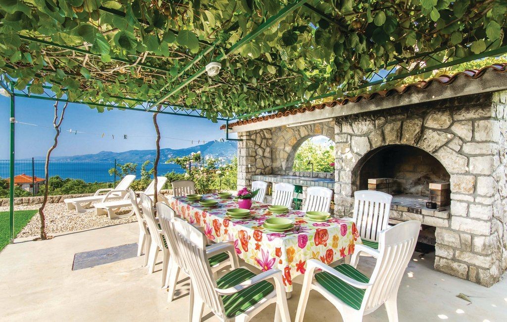 SRDOČI - MARTINKOVAC - casa con piscina e vista panoramica sul mare