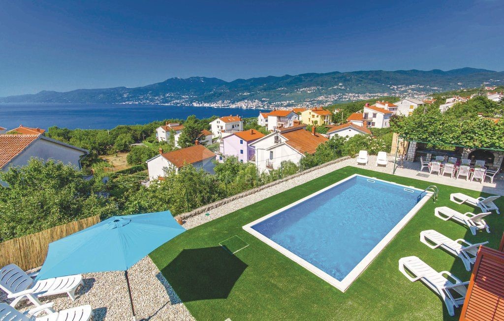 SRDOČI - MARTINKOVAC - casa con piscina e vista panoramica sul mare