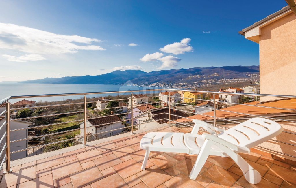 SRDOČI - MARTINKOVAC - casa con piscina e vista panoramica sul mare