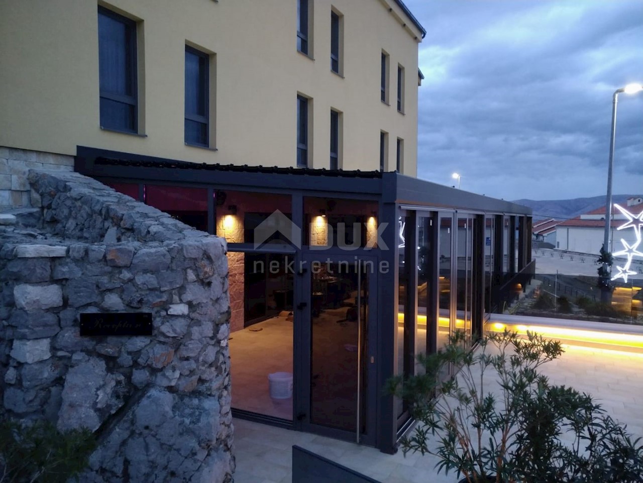 SENJ, nuova costruzione - hotel 4 * sulla costa!