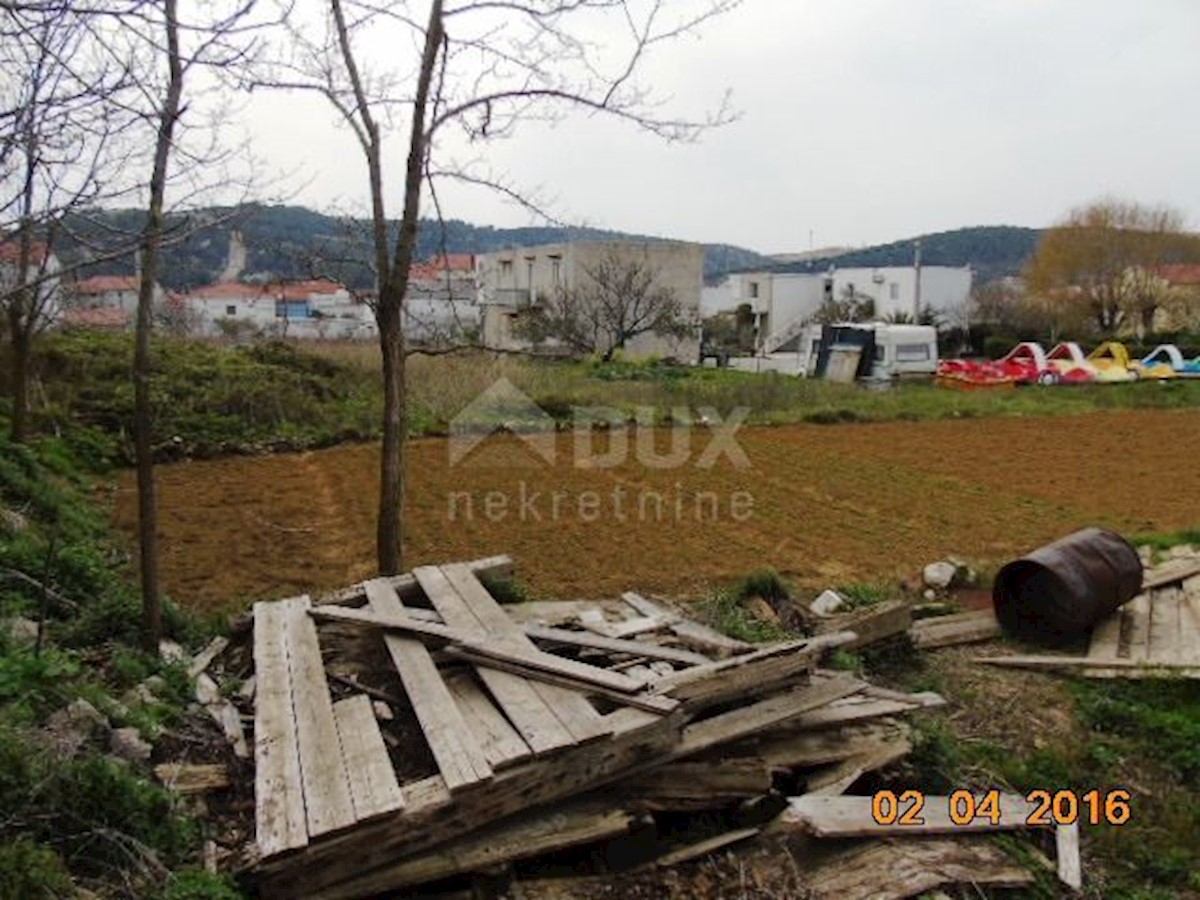 Terreno Barbat na Rabu, Rab, 715m2