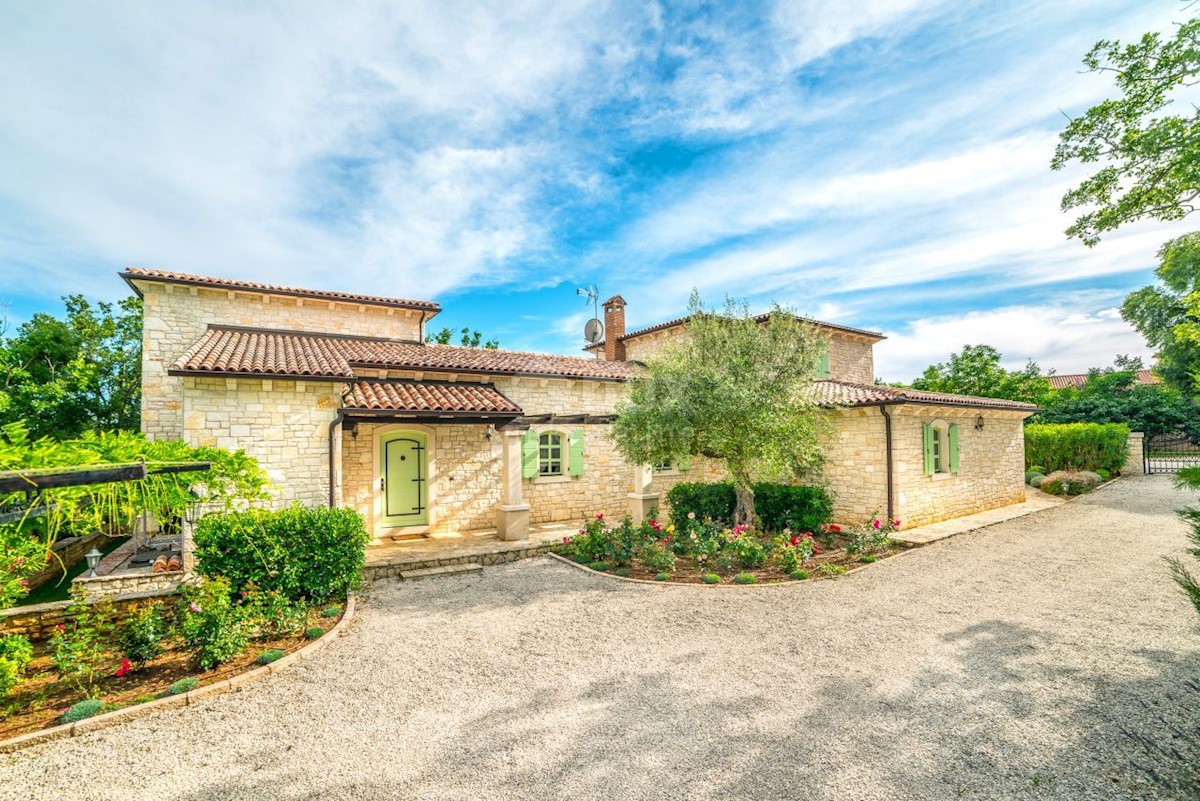 ISTRIA, VIŠNJAN - Lussuosa villa in pietra con piscina