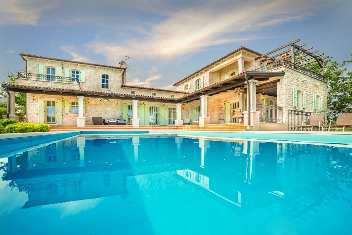 ISTRIA, VIŠNJAN - Lussuosa villa in pietra con piscina