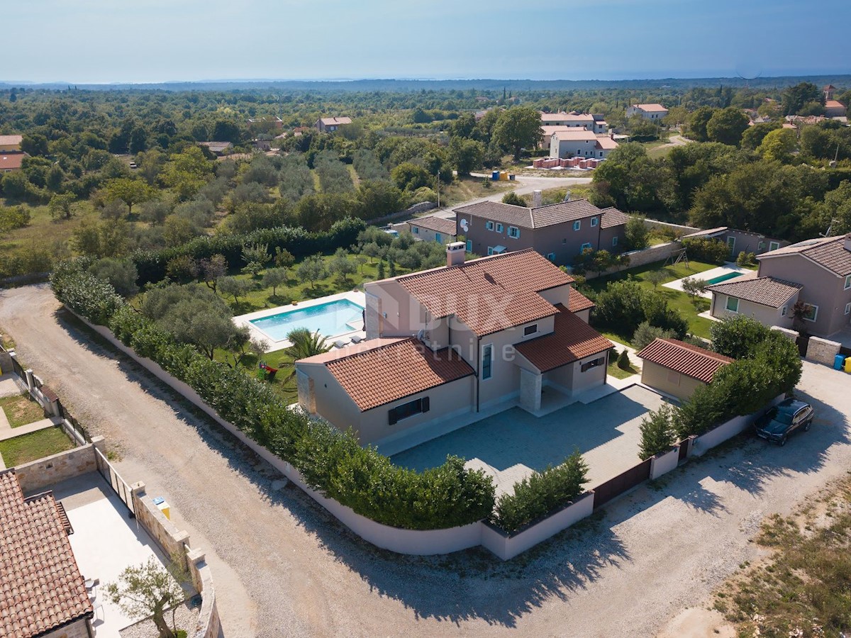 ISTRIA, SVETVINČENAT - Bella villa in un ampio giardino