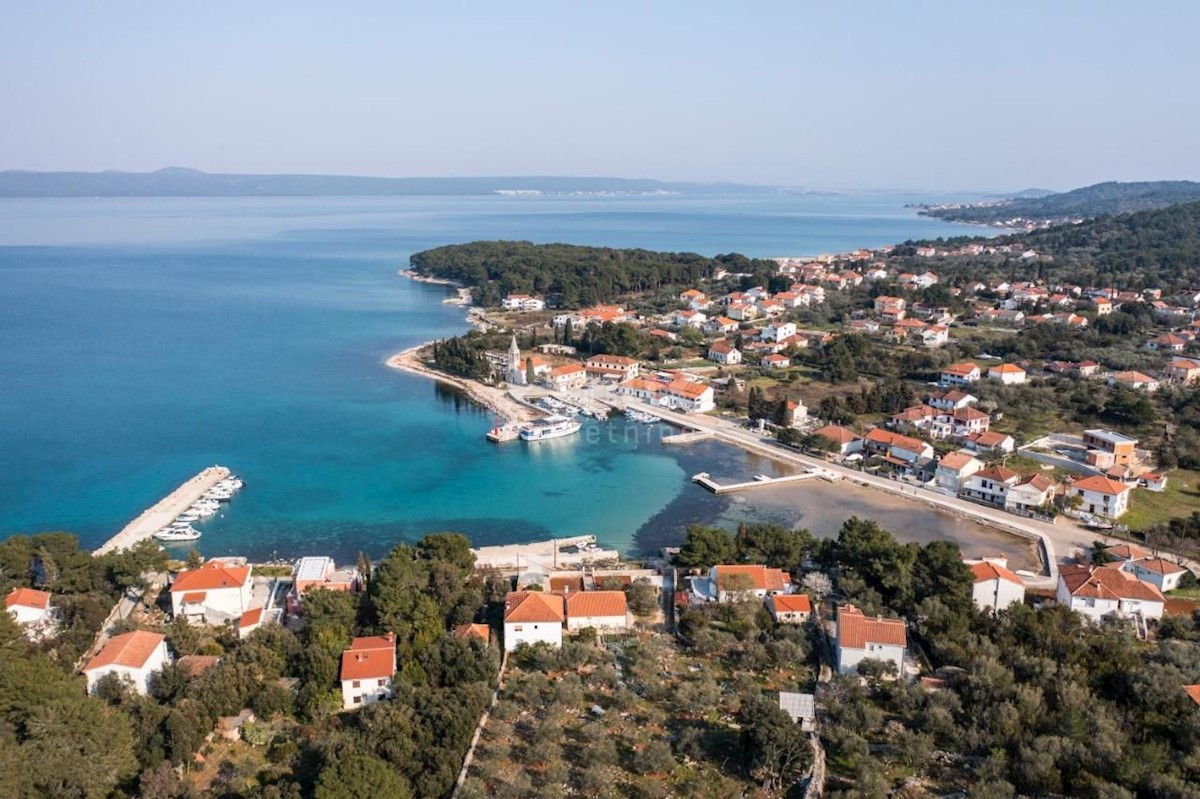 ISOLA DI PAŠMAN, ŽDRELAC - Lussuosa villa in pietra con piscina in riva al mare