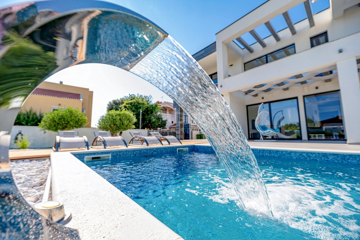 ZADAR, ZATON - Villa di lusso con piscina riscaldata