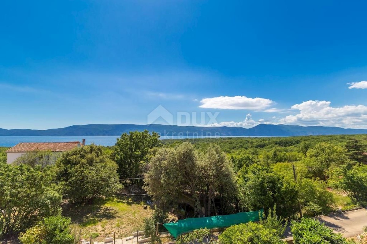 ISOLA DI KRK, ŠOTOVENTO - Casa indipendente con 3 appartamenti e vista mare