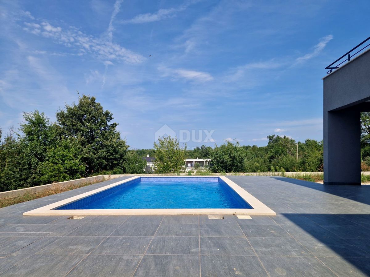 ISTRIA, LABIN - Casa moderna con piscina