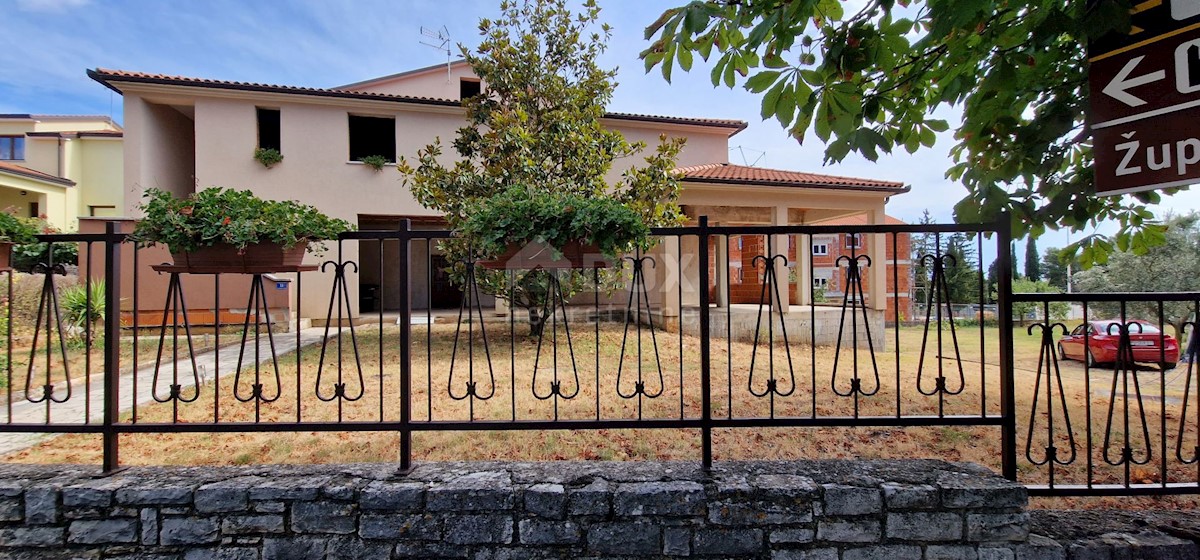 ISTRIA, KANFAnar - Grande casa con uffici e giardino