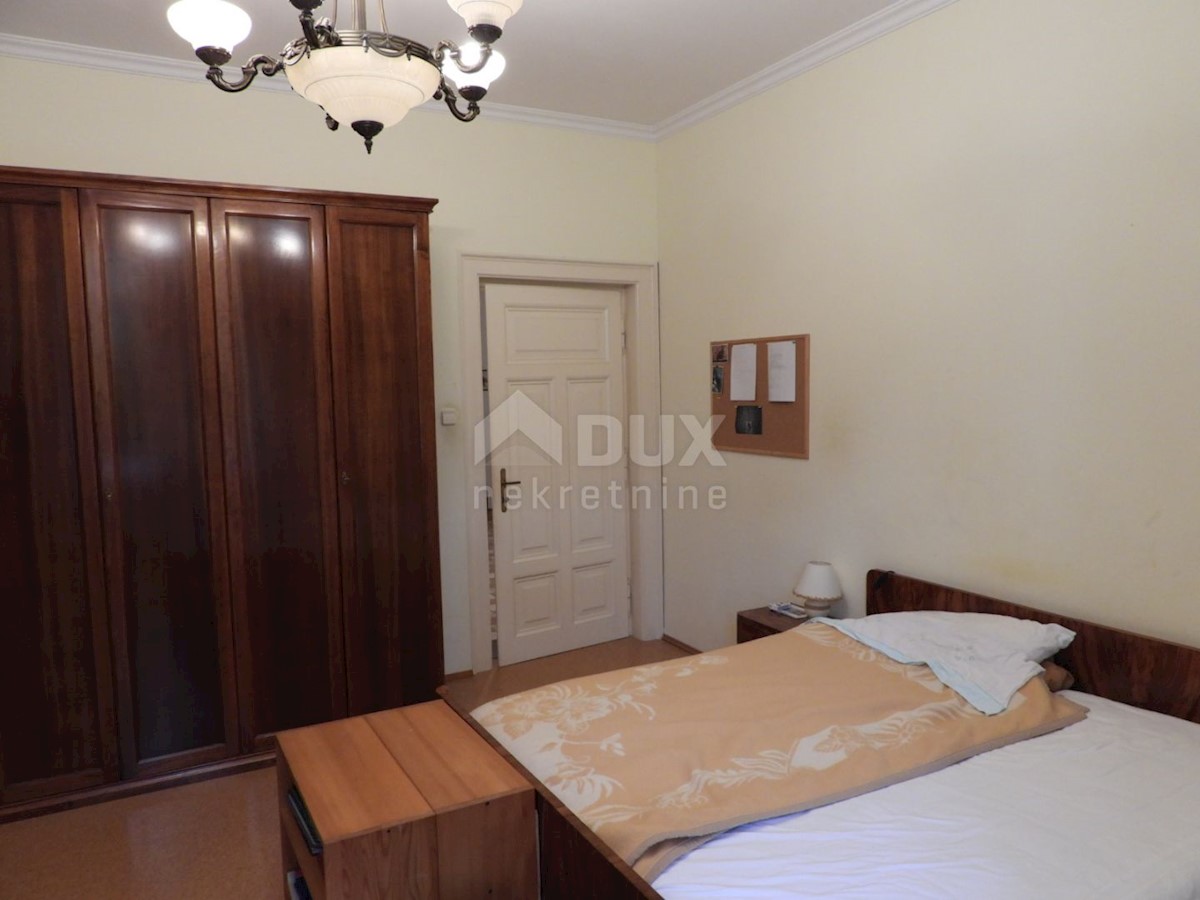 OPATIJA - appartamento al piano terra della villa SECONDA FILA AL MARE!!- 3 camere da letto + bagno + cisterna nel seminterrato - totale 190m2