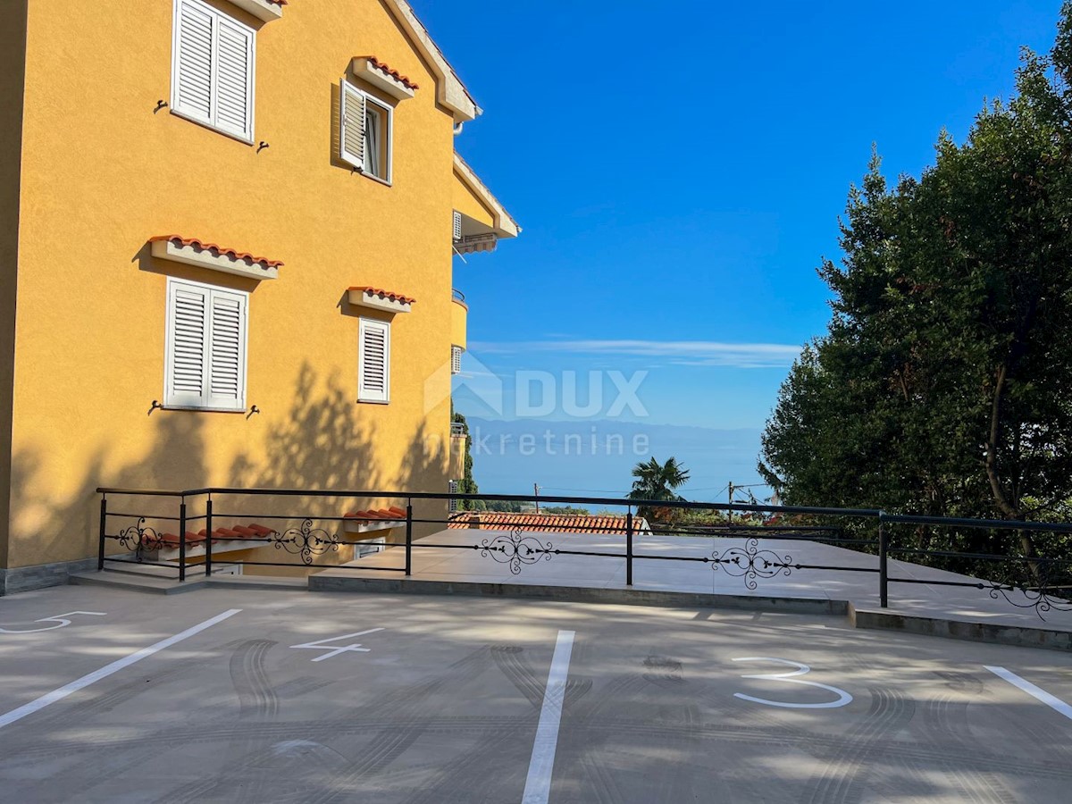 OPATIJA, IKA - appartamento a due piani con vista panoramica sul mare in una posizione tranquilla