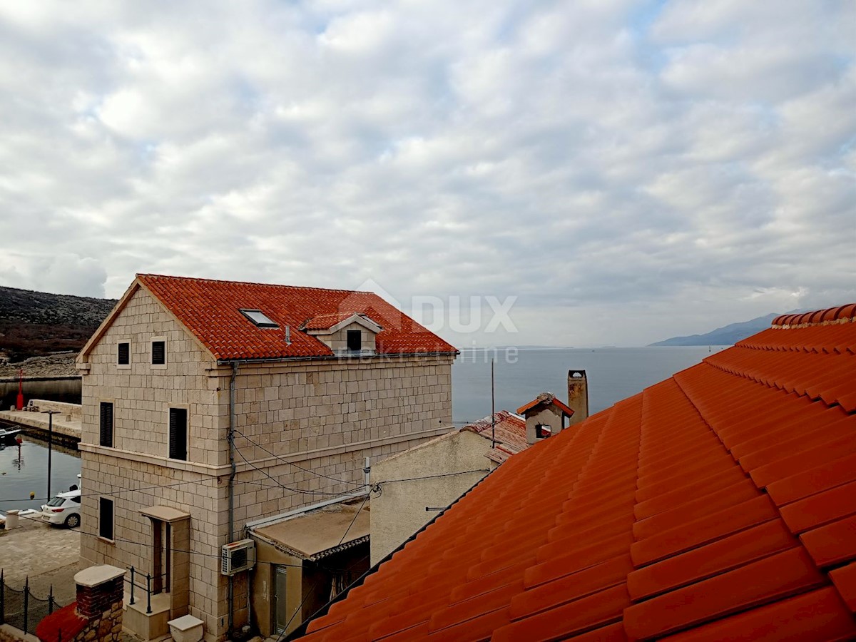 ZADAR, VINJERAC - Casa in pietra con tre appartamenti! Vicino al mare!