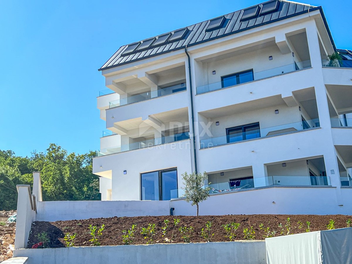 OPATIJA, IČIĆI - piano terra - appartamento più grande con giardino in un nuovo edificio con vista sul mare, POSIZIONE!