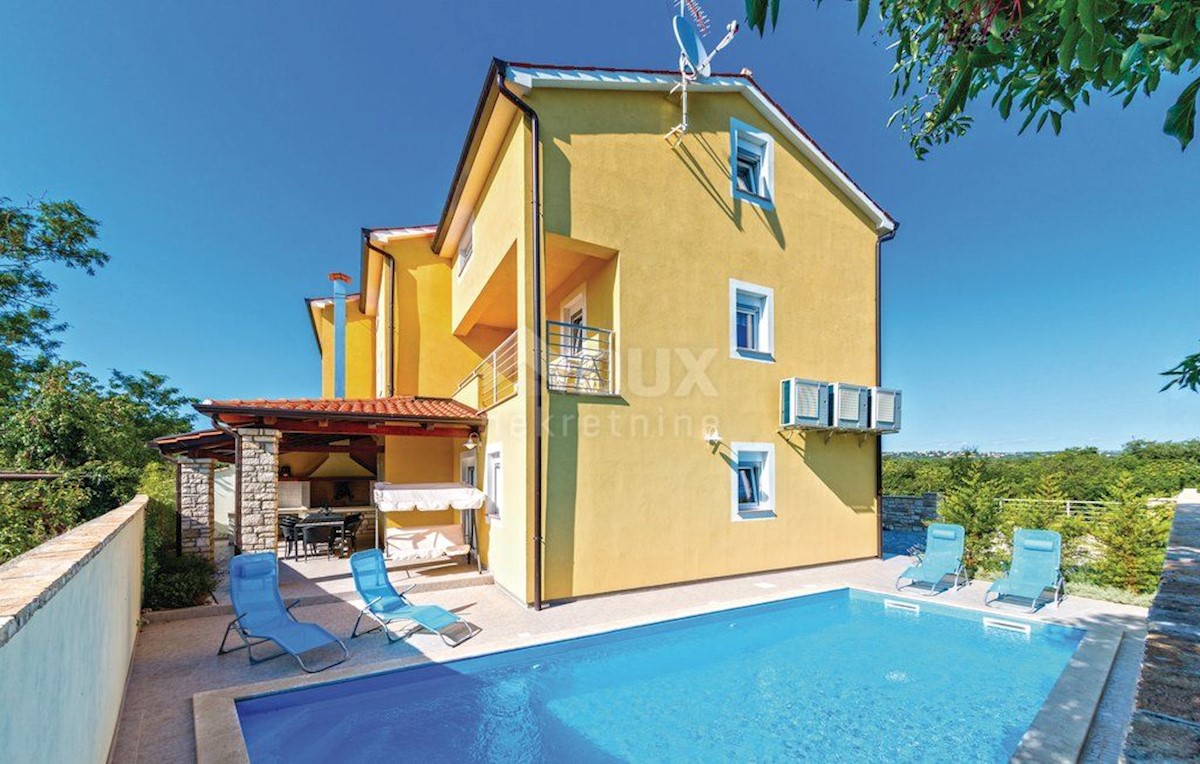 ISTRIA, POREČ (dintorni) - Casa bifamiliare con piscina