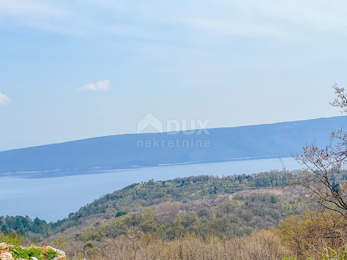 OPATIJA, BRSEČ - terreno edificabile di 1100m2 con vista diretta sul mare in una posizione tranquilla