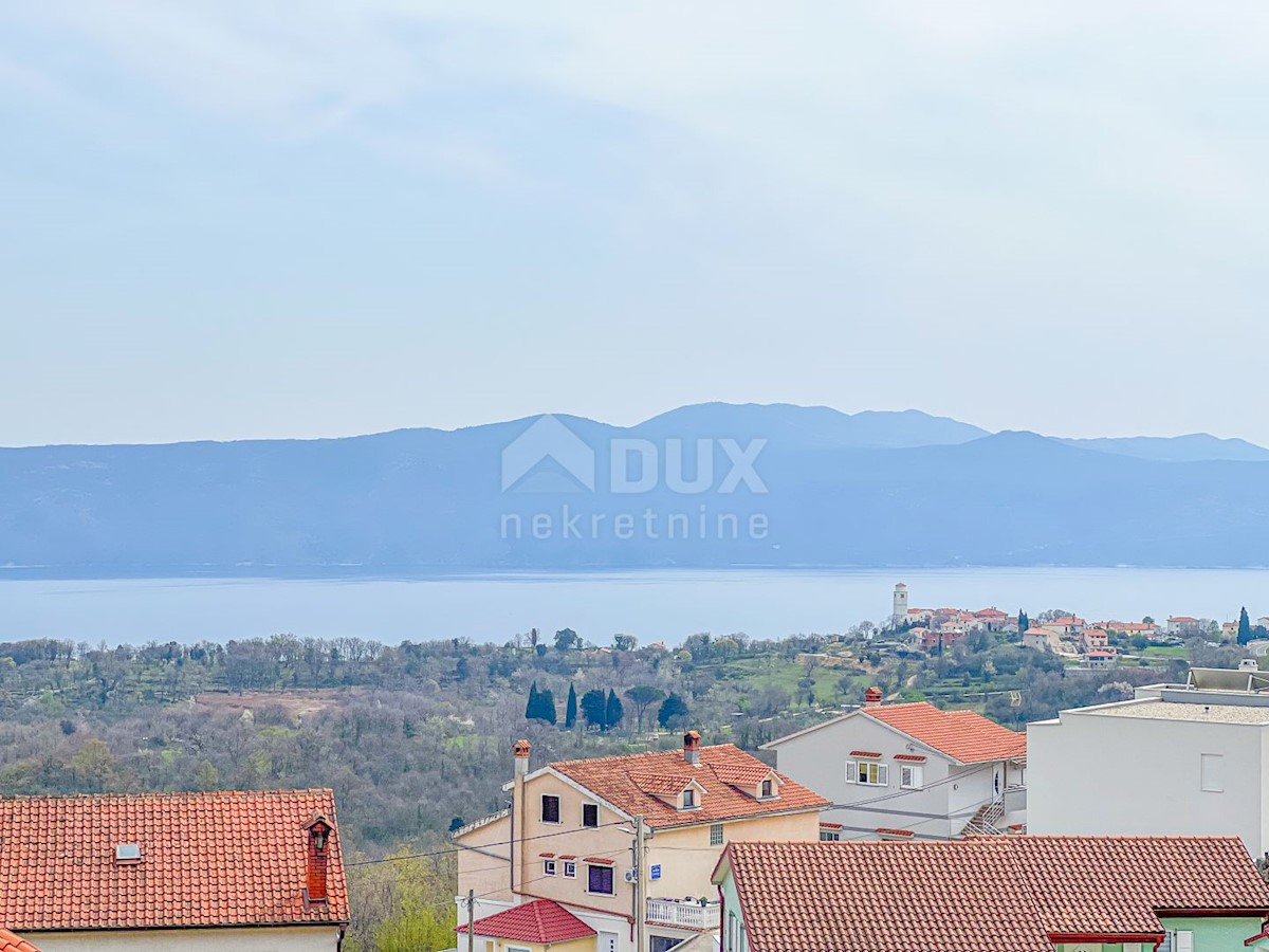 OPATIJA, BRSEČ - terreno edificabile di 1100m2 con vista diretta sul mare in una posizione tranquilla