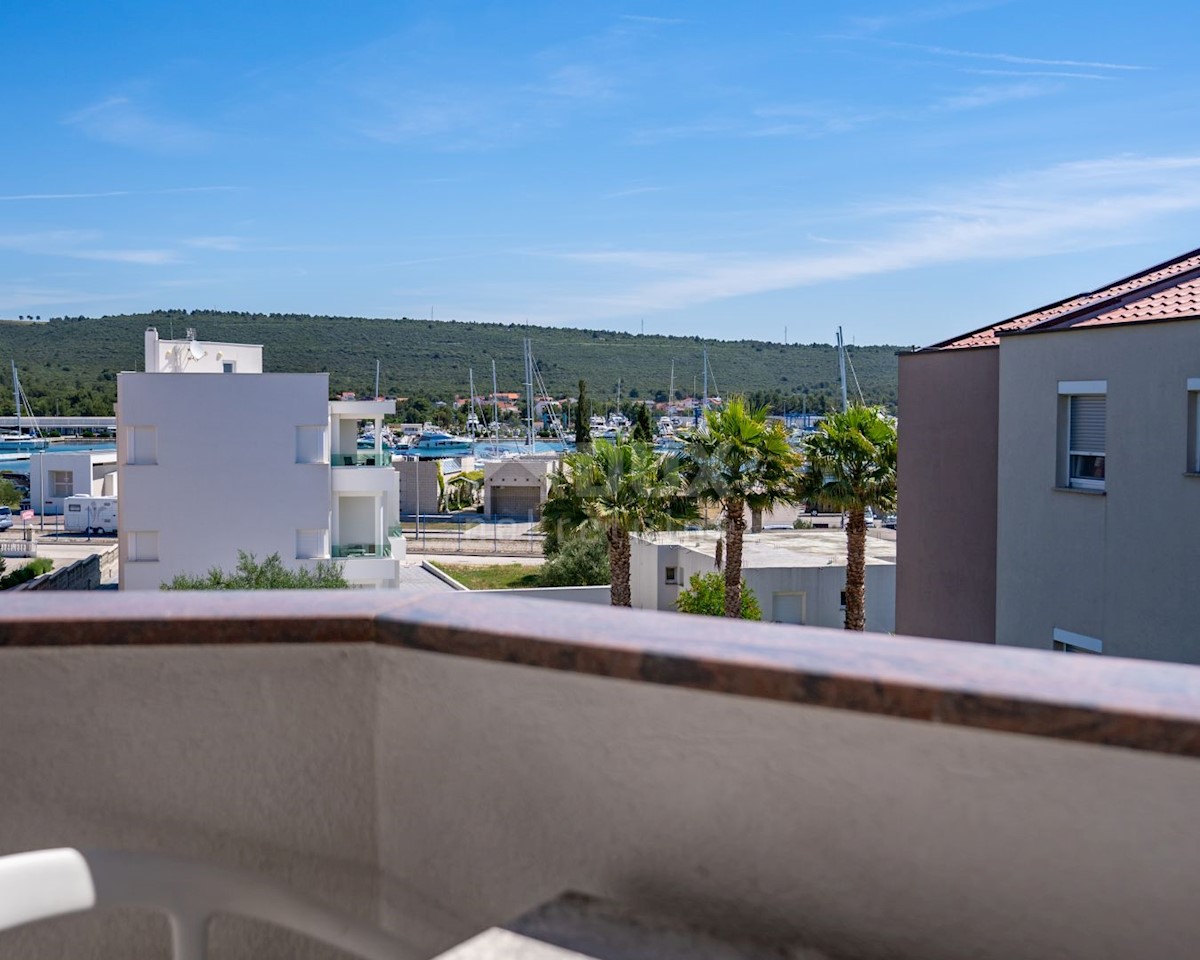 ZADAR, BIBINJE - palazzina vicino alla spiaggia