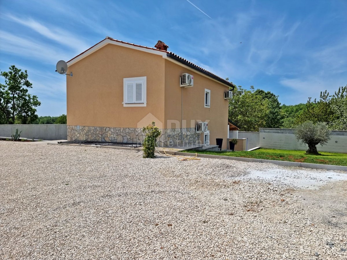 ISTRIA, BARBAN - Casa con piscina