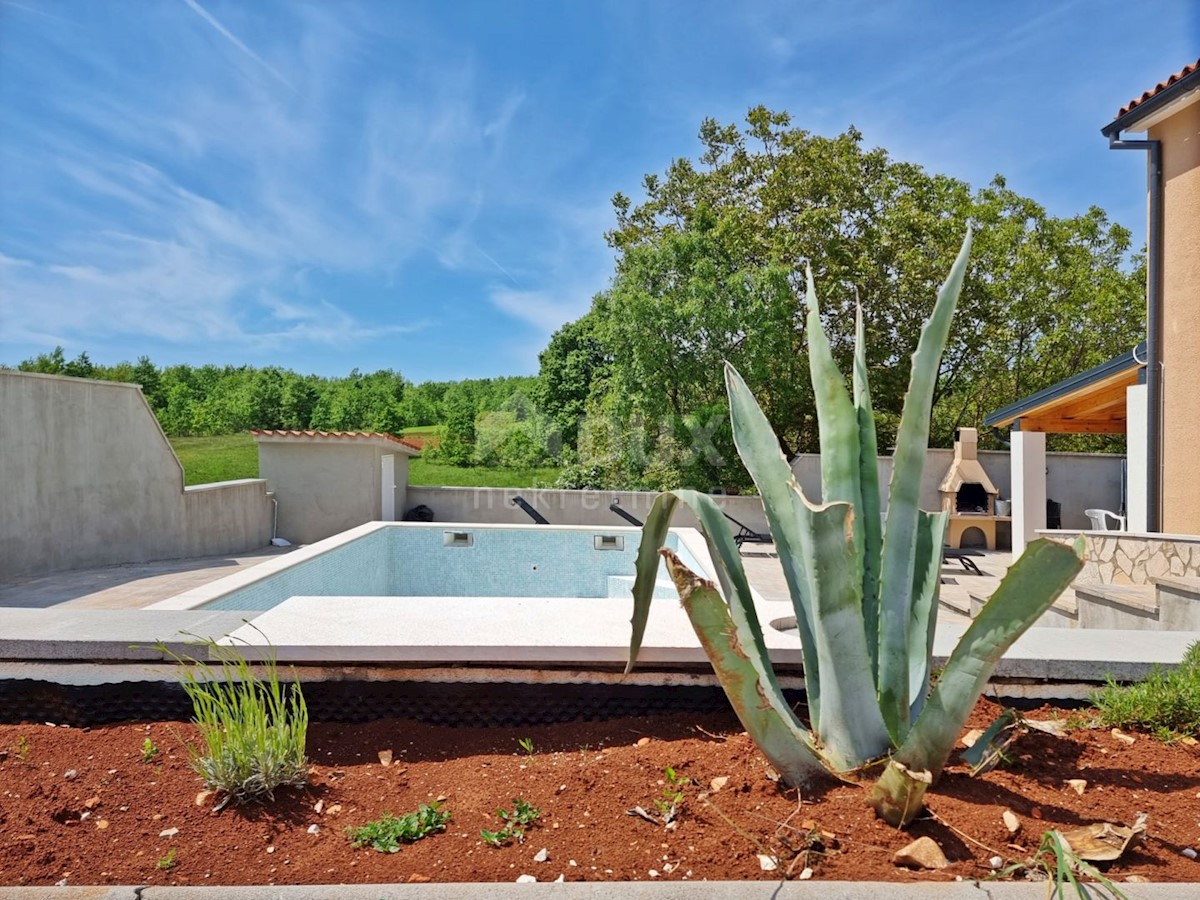 ISTRIA, BARBAN - Casa con piscina