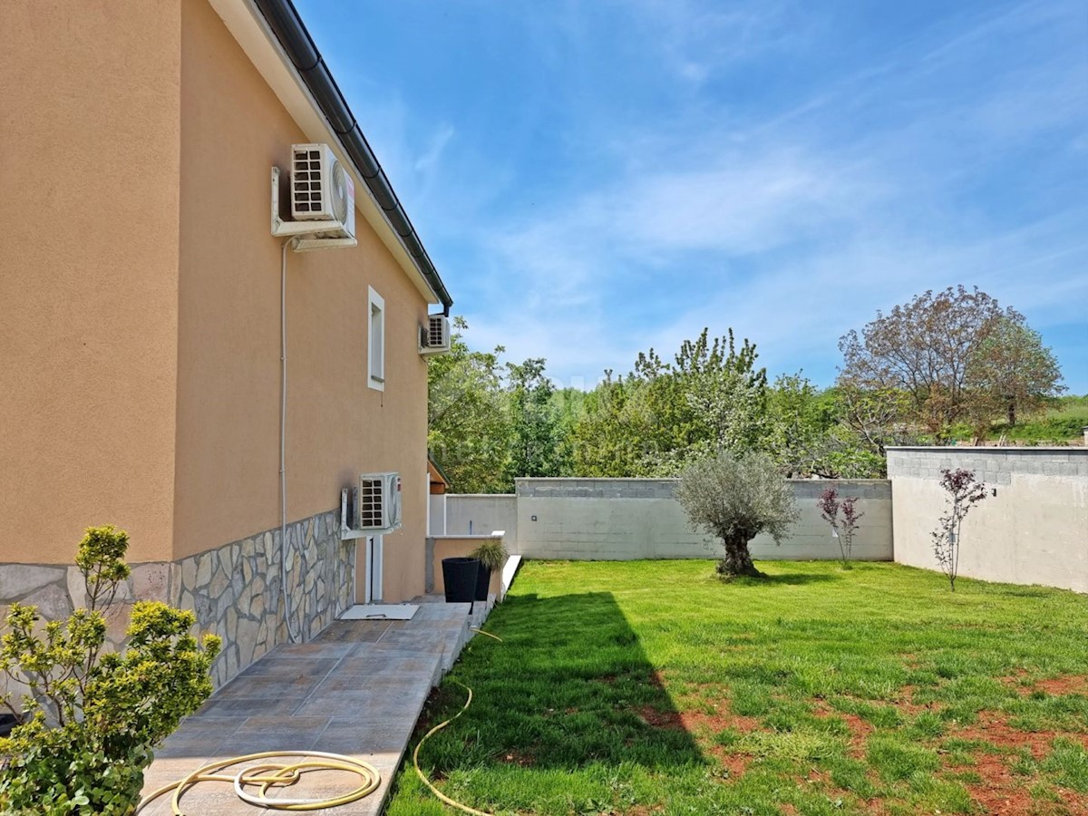 ISTRIA, BARBAN - Casa con piscina