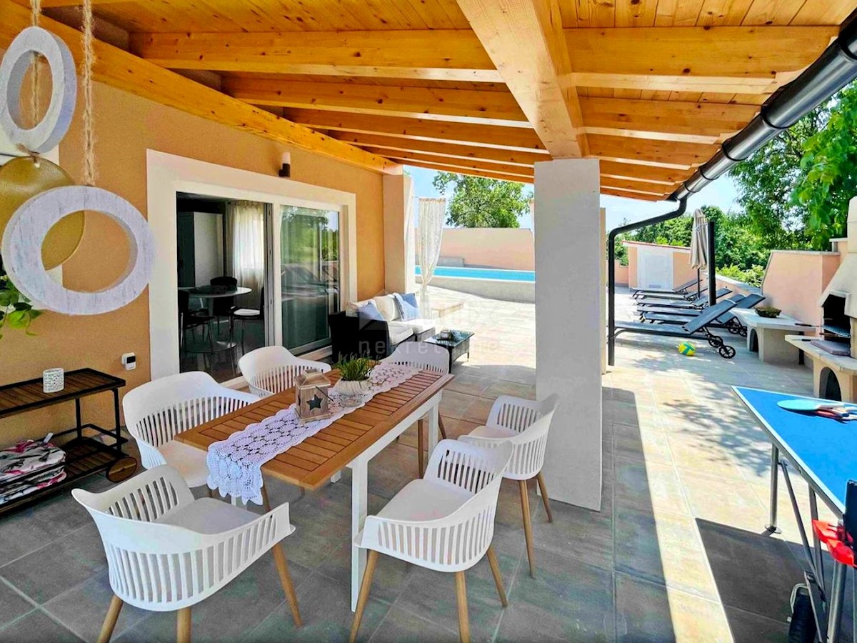 ISTRIA, BARBAN - Casa con piscina